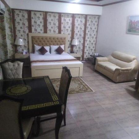 Hotel Premier Inn Davis Road Lahore Exterior foto