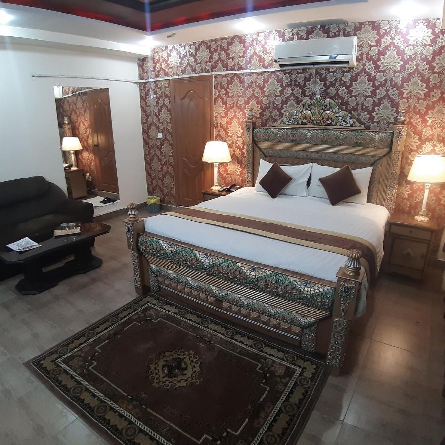 Hotel Premier Inn Davis Road Lahore Exterior foto