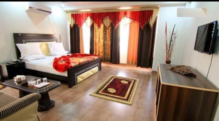 Hotel Premier Inn Davis Road Lahore Exterior foto